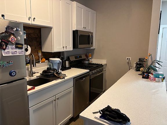 4th image of 4703 N Winchester Ave APT 2R