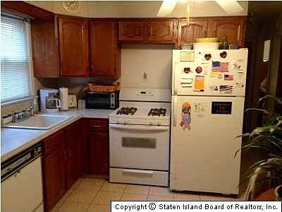2nd image of 24 Linton Pl
