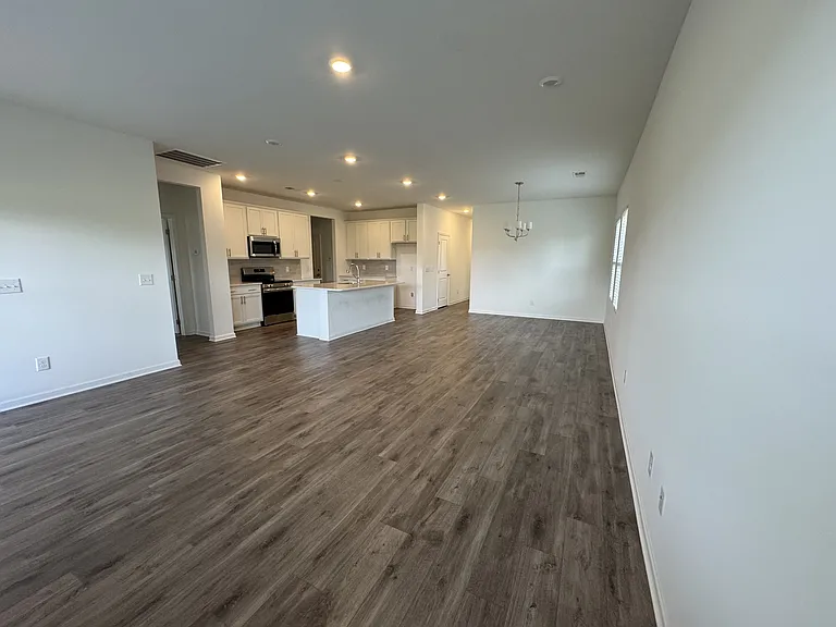 213 Charlie Pl — Photo 4