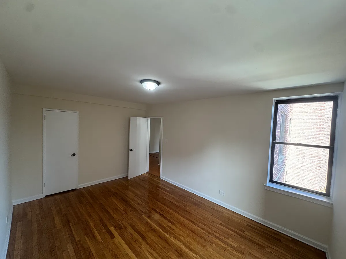 Building Photo - 104-06 Otis Ave #2B