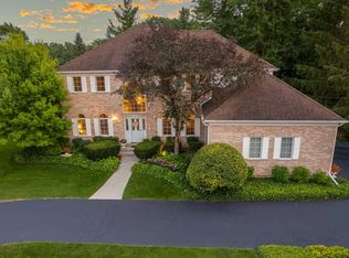 40 Carlisle Rd, Hawthorn Woods, IL 60047