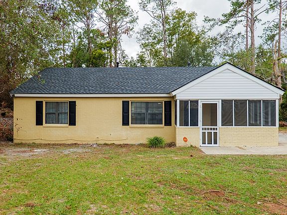 2nd image of 704 Formosa Dr