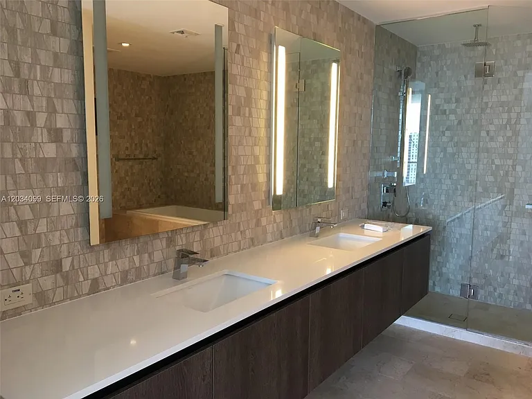 68 SE 6th St #1108 — Photo 8