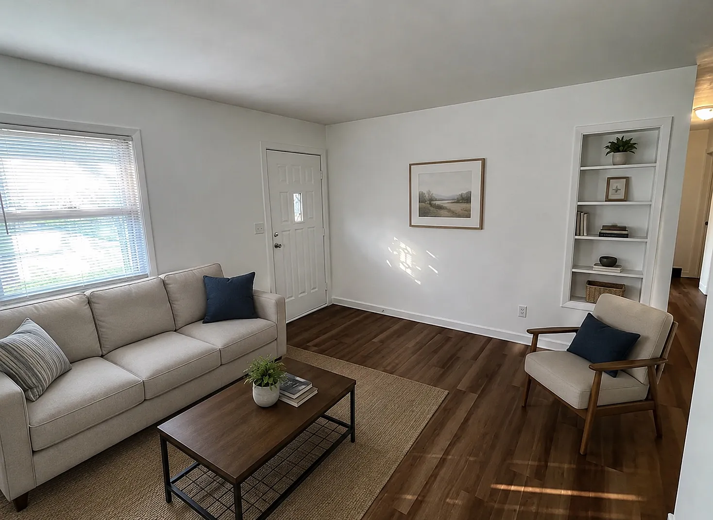 2429 Holly Dr — Photo 2