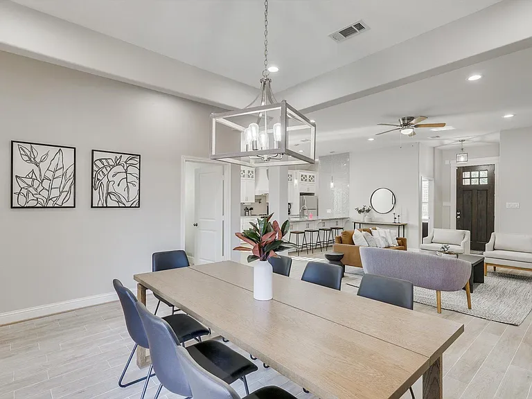 8206 Chesham Dr — Photo 11