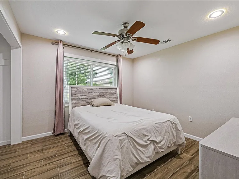 405 N Fulton St — Photo 23