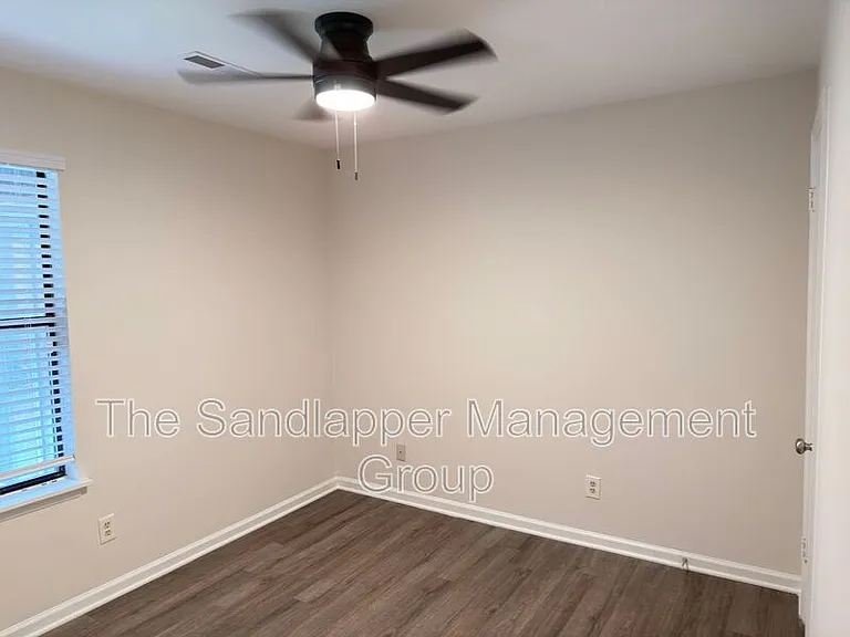 186 Dorchester Manor Blvd #B — Photo 7