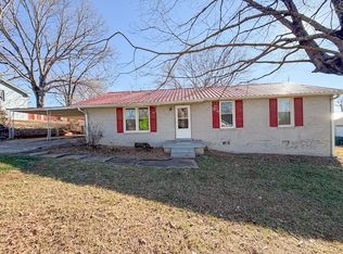 1704 Walnut Ave, Lawrenceburg, TN 38464