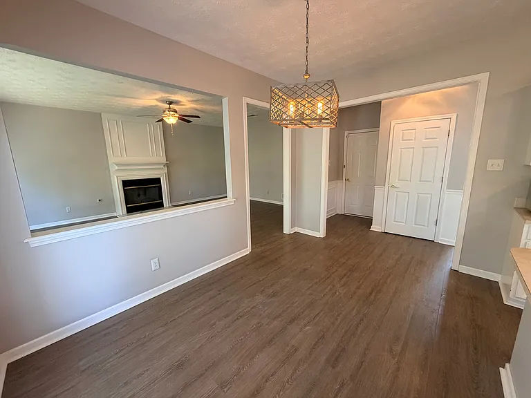 4852 Clifford Cir — Photo 8