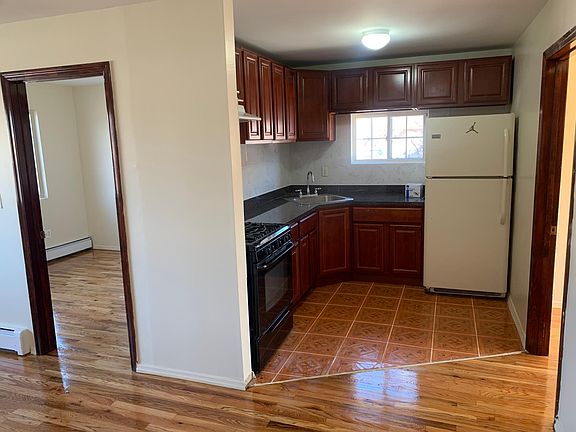 3rd image of 5712 Flatlands Ave Floor 1