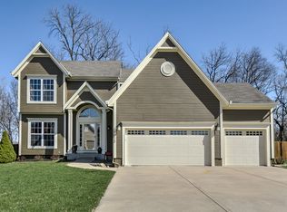 19923 W 220th St, Spring Hill, KS 66083