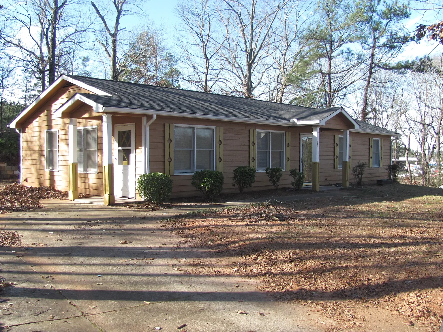 30 Charlotte Blvd photo 1