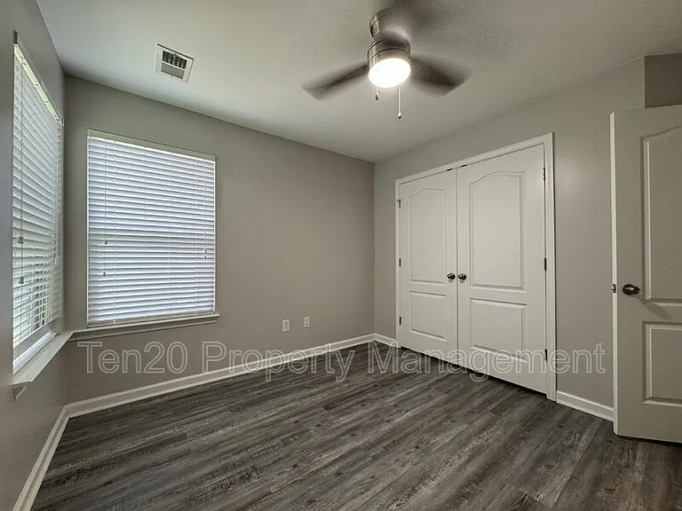 400 Gwynnes Way — Photo 25