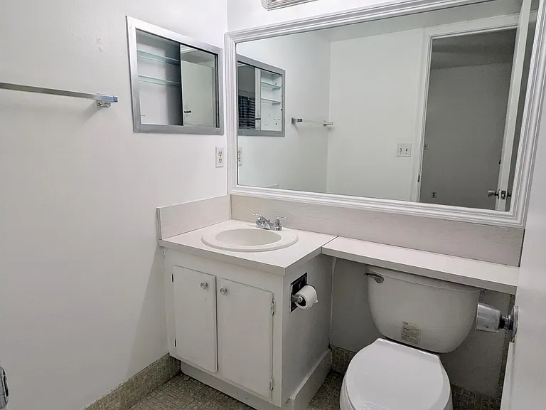 353 Sheffield St E #O — Photo 8