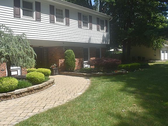 2nd image of 82 Sunnybrook Dr