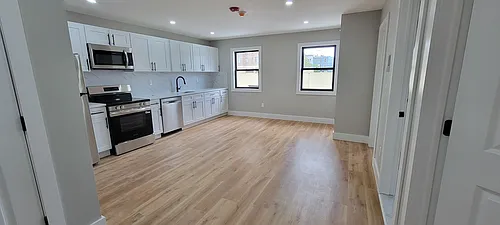 260 Bradford St Photo 1