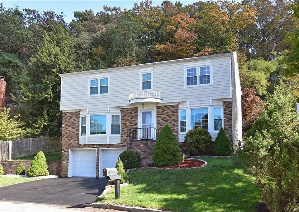 1st image of 17 Shaw Ln