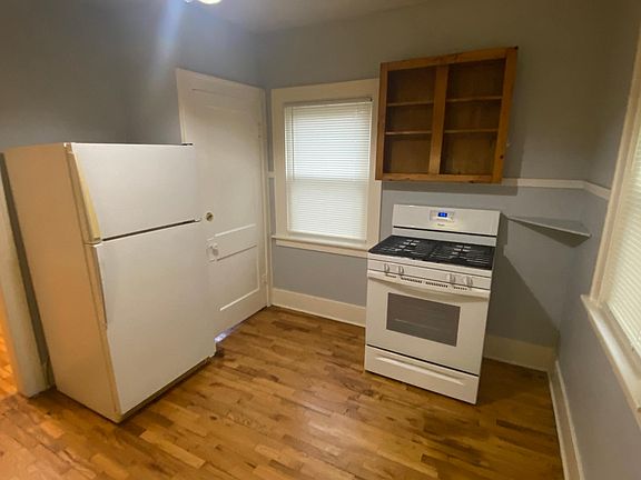 4th image of 320 N Magnolia Ave