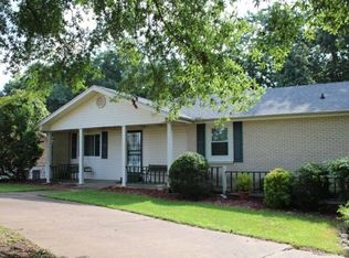 526 Wallace Rd, Jackson, TN 38305