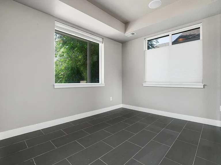 1733 Grove St #4 — Photo 36