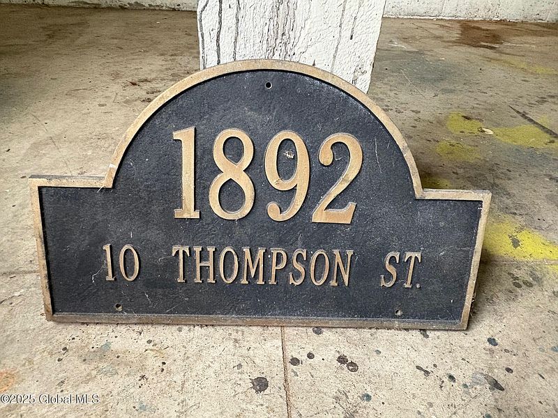 4th image of 10 Thompson Street
