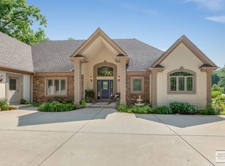 62 Woodland Dr, Yorkville, IL 60560