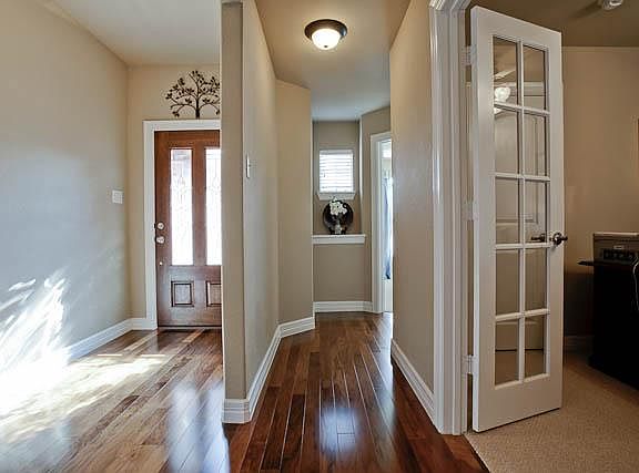3rd image of 2908 Preston Ln