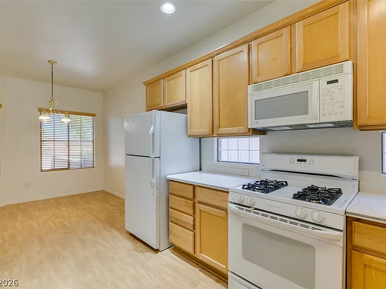 1864 High Mesa Dr — Photo 9