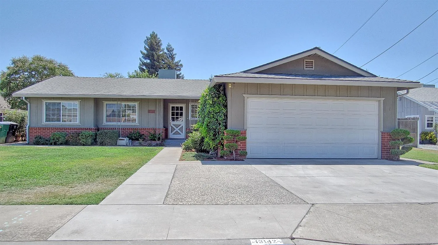 13142 Bentley St photo 1