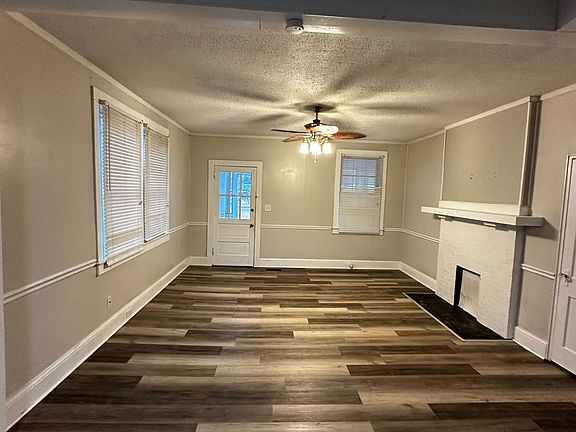 4th image of 307 W Parkway Ave
