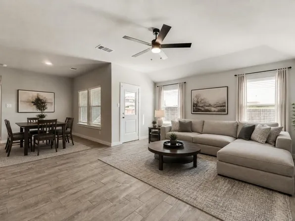 820 Lakeview Dr, Alvarado, TX 76009