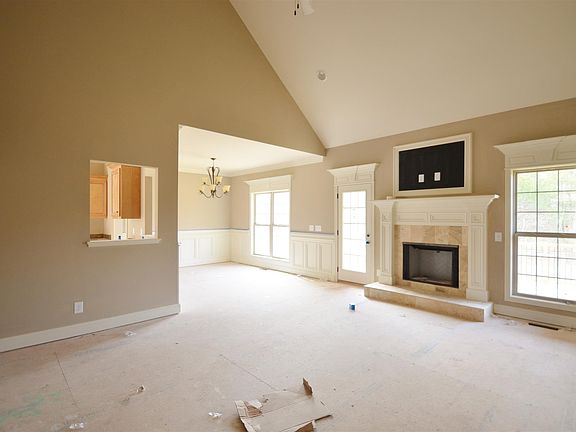 2nd image of 826 Manner Ln #21-lot 21