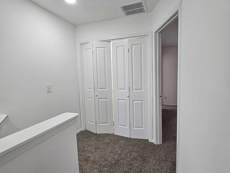 2401 Queen Anne Ct — Photo 10