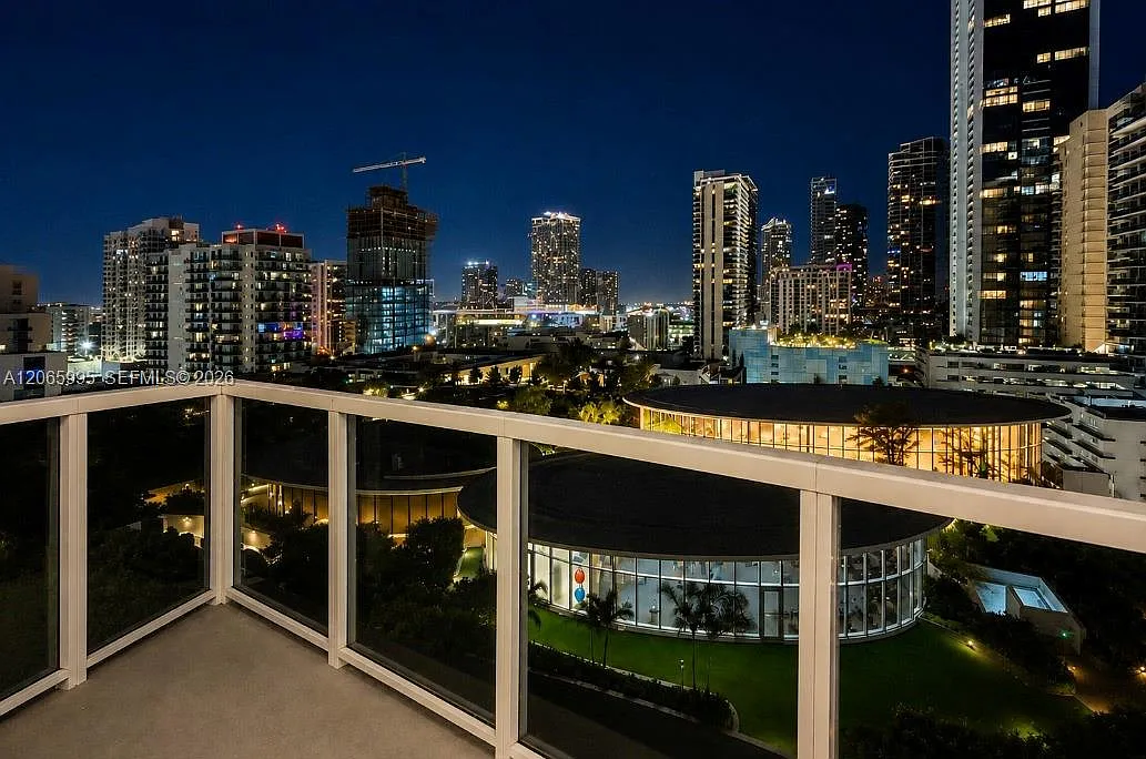 23 Biscayne Bay Condo — Photo 1