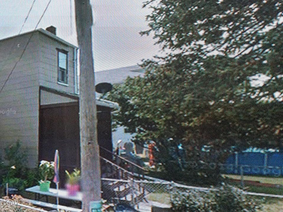 2nd image of 182 N Wyoming St