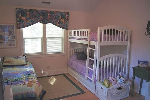 2nd image of 2 Palm Ct