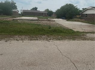 120 Glenhaven Dr #4, Chickasha, OK 73018