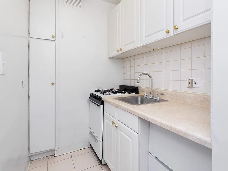 35 E 38th St #4K — Photo 6