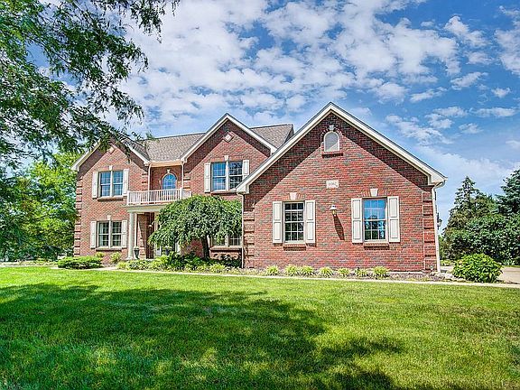 2nd image of 6067 Harbour Town Cir