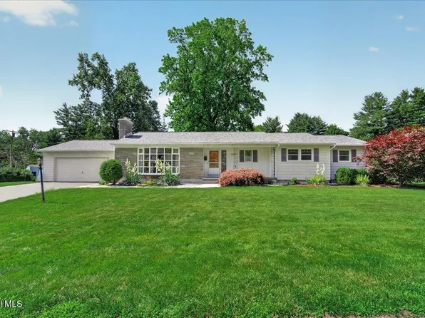 2264 Preisman Drive, Niskayuna, NY 12309