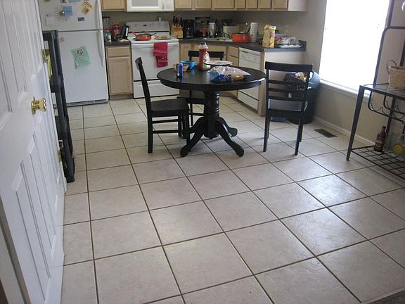 5th image of 3650 Walden Dr #3652
