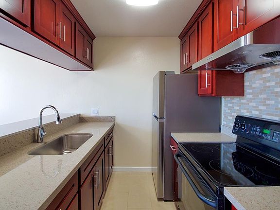 2nd image of 220 N Parkview Ave APT 1