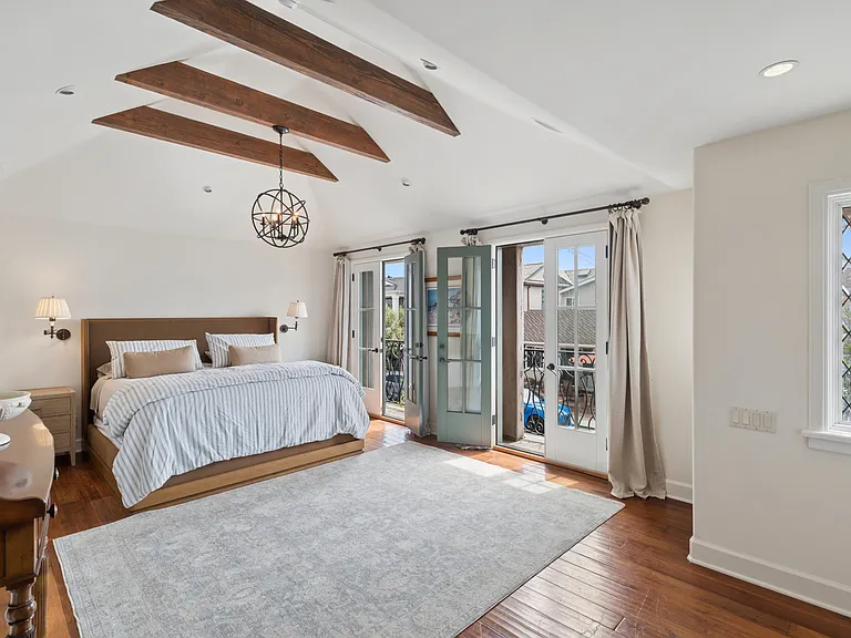 213 Coral Ave — Photo 28