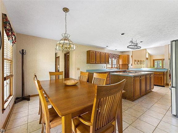 5th image of 1875 Pearce Cir