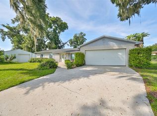 301 Castle Cir, Seffner, FL 33584