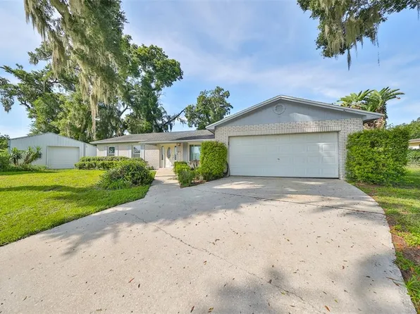 301 Castle Cir, Seffner, FL 33584