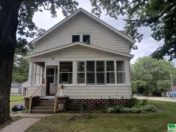 1100 Hobbs St, Sac City, IA 50583