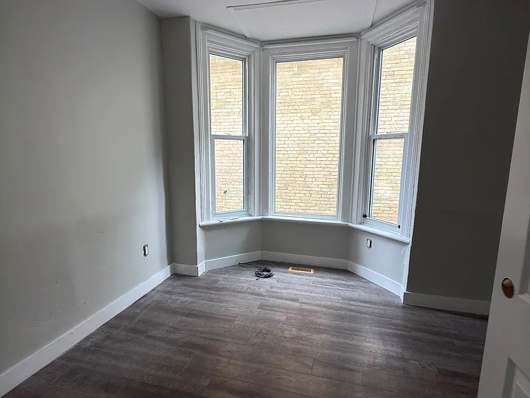 46 Stanley St — Photo 2