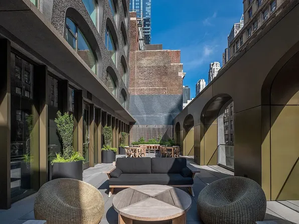 130 William Street image 16 of 20