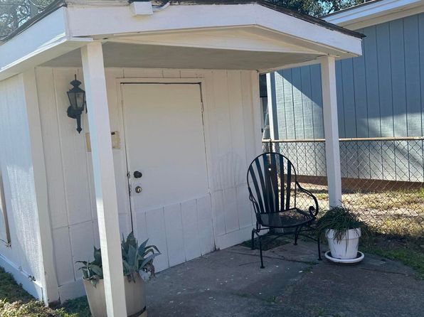 1437 Claremont Cir, Savannah, GA 31415